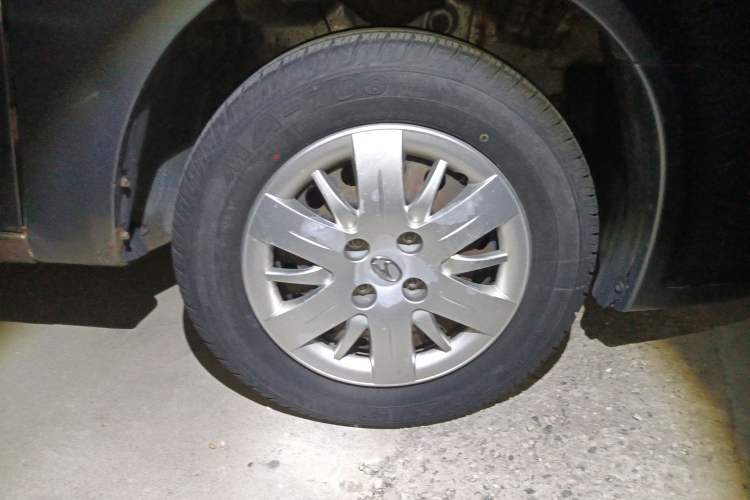 Used Soueast V3 Lingyue 2013 Revised Version 1.5L Manual – Affordable Edition Right Front Wheel Hub