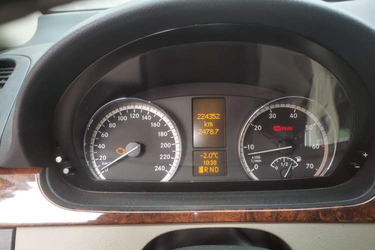 Used Mercedes-Benz Viano 2011 2.5L Navigator Edition