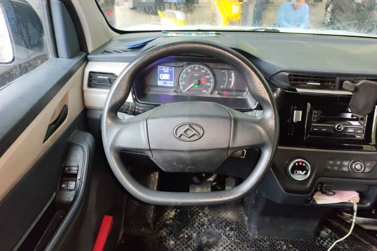 Used SAIC MAXUS EV30 2022 Pure Electric Smart Logistics Expert with Short Wheelbase Guoxuan