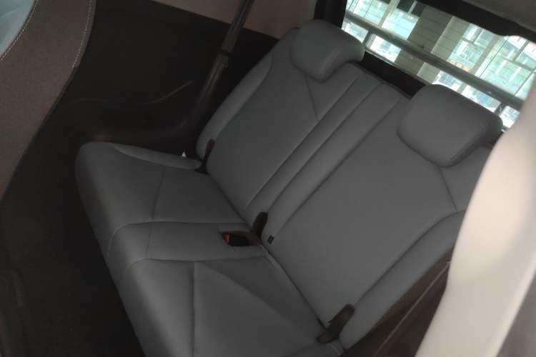 Used Chery QQ Little Ant 2022 Sweet Pink Edition Half-Sugar Version 3-Cell Lithium 30kW 301km Left Rear Seat