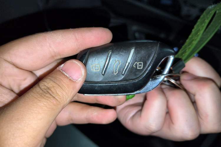 Used Roewe RX5 MAX 2019 300TGI Automatic Smart Cabin Luxury Edition Vehicle Key