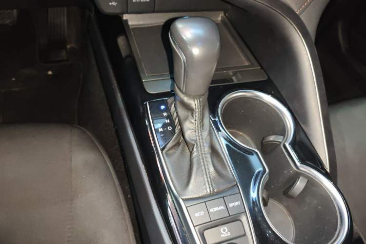 Used Toyota Camry 2019 2.0S FENGSHANG Version China VI Standard