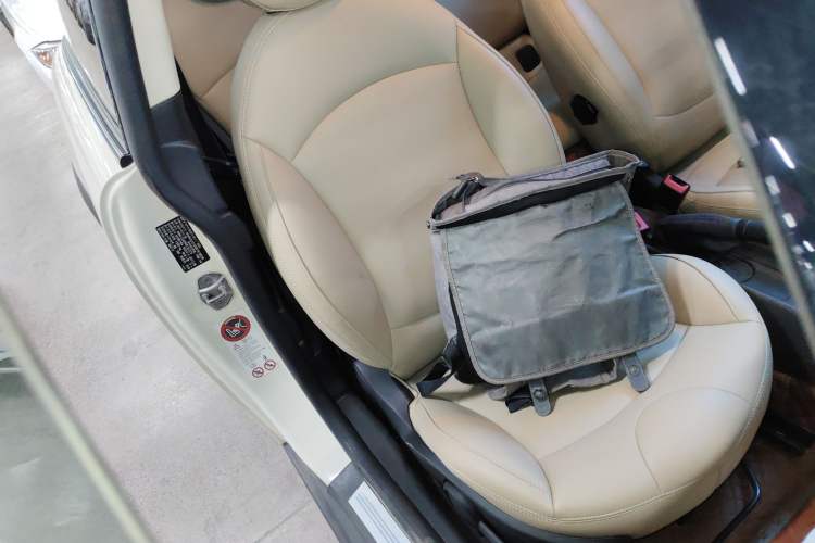 Used MINI MINI 2011 1.6L COOPER Fun