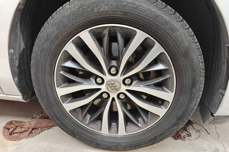 Used Buick GL8 2017 ES 28T Comfort Model China V Standard Right Front Wheel Hub