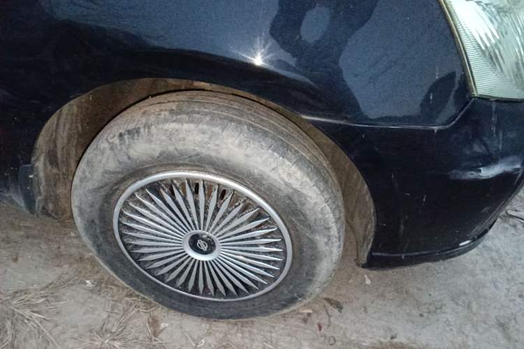 Used Nissan Livina 2010 Jingyue Edition 1.6L Automatic All-in-One Model Right Front Wheel Hub