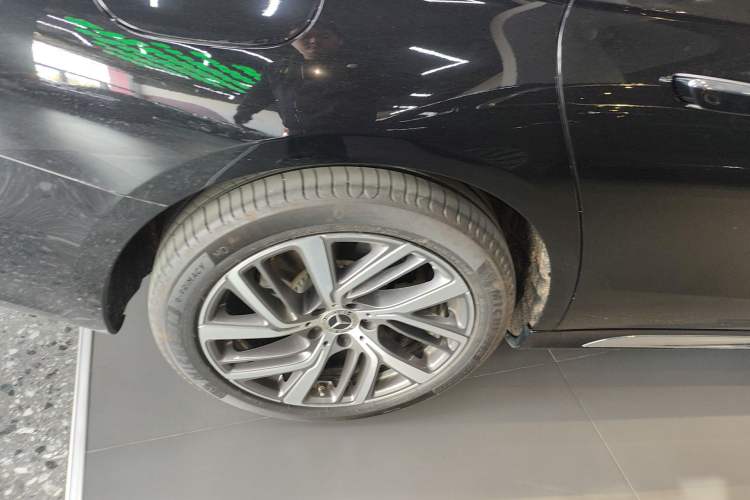 Used Mercedes-Benz E-Class 2024 Refresh E 300 L Stylish Edition Exterior 5