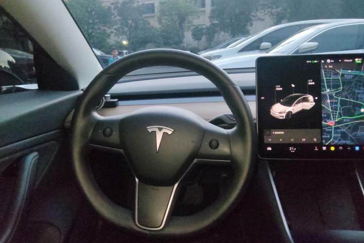 Used Tesla Model 3 2019 Long-Range All-Wheel-Drive Version
