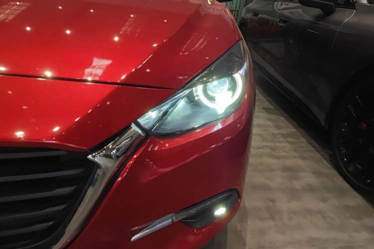 Used Mazda Mazda 3 Axela 2019 Cloud-Controlled Sedan 1.5L Automatic Luxury Model China VI Standard
