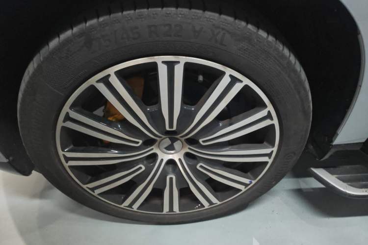 Used Denza N9 2025 Flagship Model
