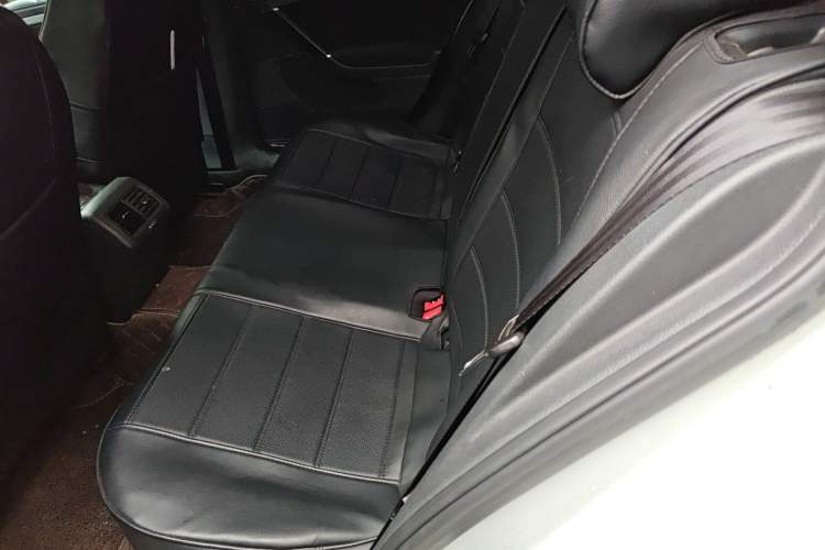 Used Volkswagen Golf 2014 1.4TSI Automatic Comfort Model Left Rear Seat