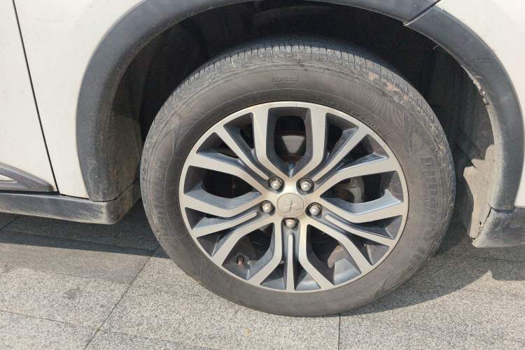 Used Mitsubishi Outlander 2018 2.0L Two-Wheel Drive Glory Edition 5 Seats
