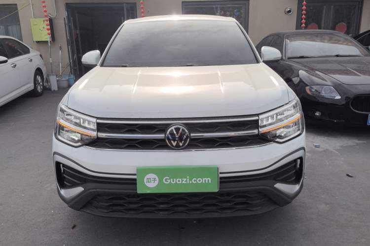 Used Volkswagen Tharu 2023 300TSI Two-Wheel-Drive Crescent Edition
