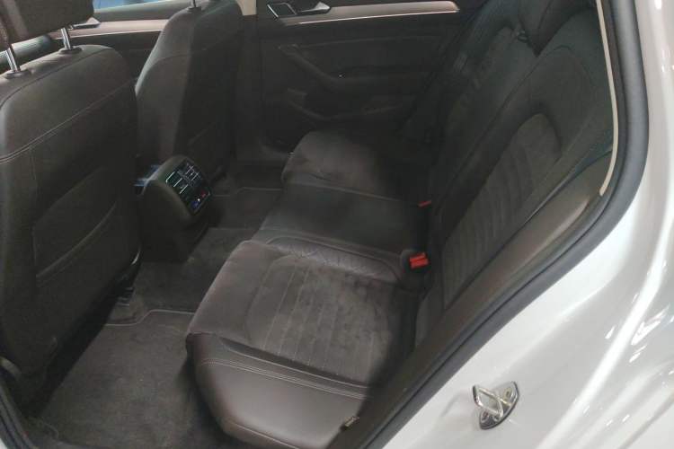 Used Volkswagen Variant 2017 380TSI Two-Wheel Drive Comfort Edition