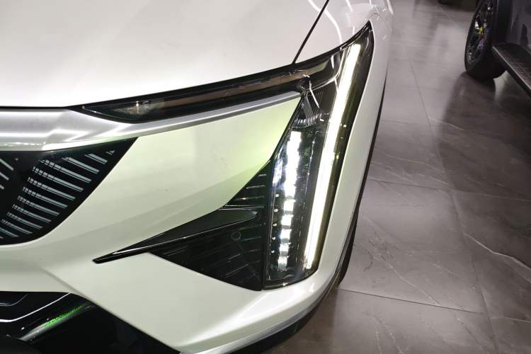 Used Cadillac OPTIQ 2024 Standard Range Version