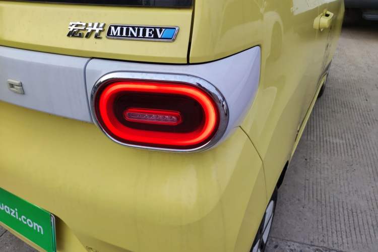 Used Wuling Hongguang MINIEV 2024 3rd Generation 215km Advanced Version Right Rear Taillight
