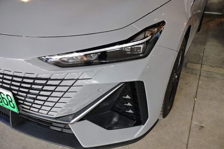 Used Changan UNI-V iDD 2023 Zhidian iDD 1.5T 113km Smart & Fun Version (Rapid Edition)