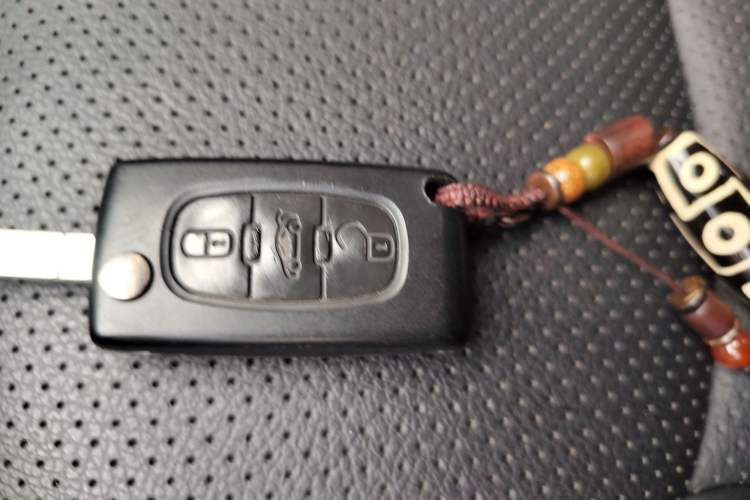 Used Peugeot 308 2014 Enjoy Edition Classic 1.6L Manual YouShang Model
