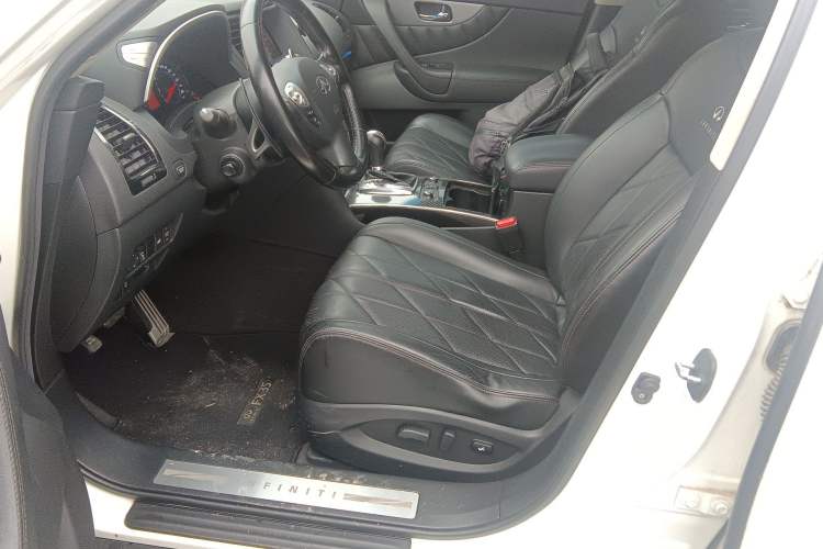 Used Infiniti FX 2011 FX35 Standard Edition Left Front Seat