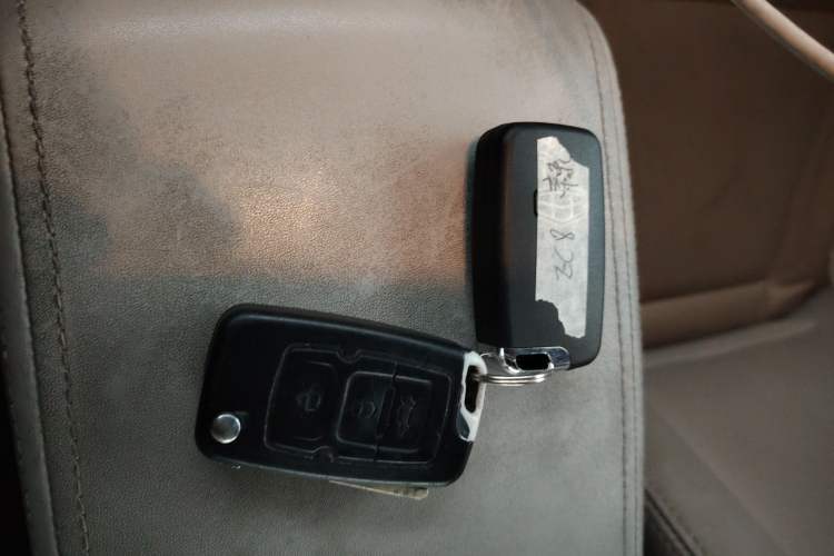 Used Geely Auto EC8 2013 2.0L Manual Elite Edition