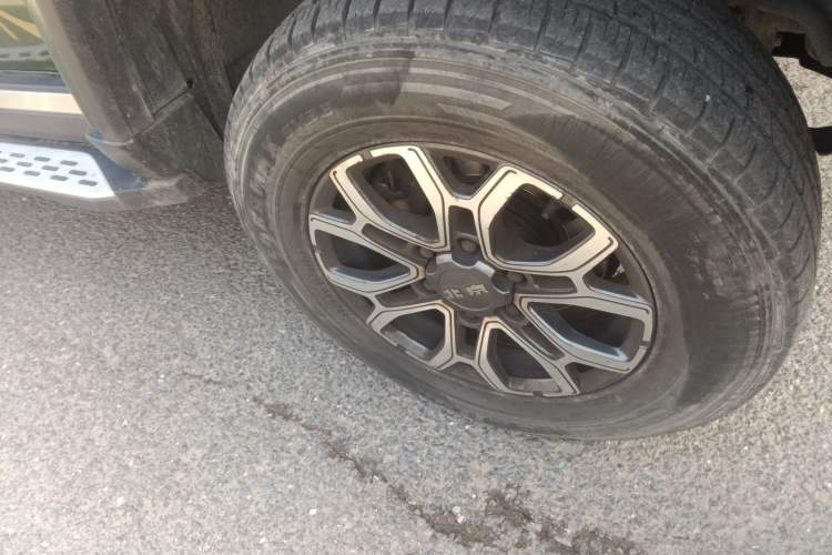 Used BAIC Off-Road BJ40 2022 2.0T Automatic Four-Wheel Drive Business Edition Right Front Wheel Hub