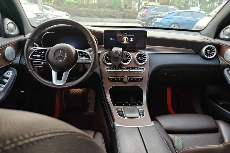 Used Mercedes-Benz GLC 2021 GLC 300 L 4MATIC Dynamic Model
