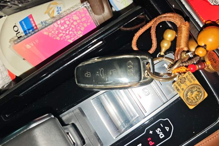 Used Audi Q7 2020 55 TFSI quattro S line sports model Vehicle Key