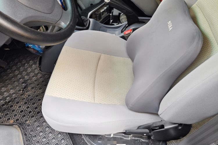 Used Jinbei Hiace X30 2023 1.5L Super-Comfortable Passenger Van 5/6/7-Seater Non-Air-Conditioned Version Model SWC15M
