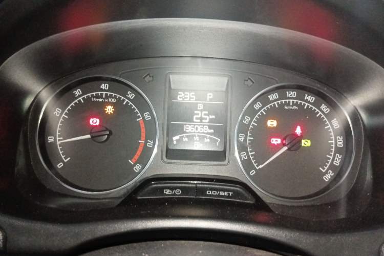 Used Skoda Fabia 2014 1.4L Automatic Crystal Edition
