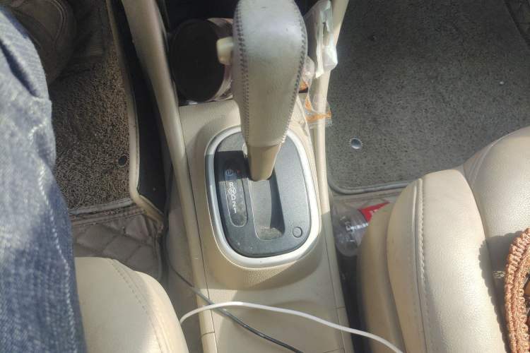 Used Nissan Sylphy 2012 Classic 1.6XE Automatic Comfort Edition Gear Lever
