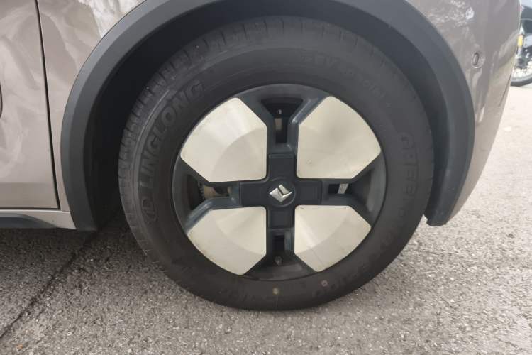 Used Baojun KiWi EV 2023 DJI Edition Lithium Iron Phosphate Right Front Wheel Hub