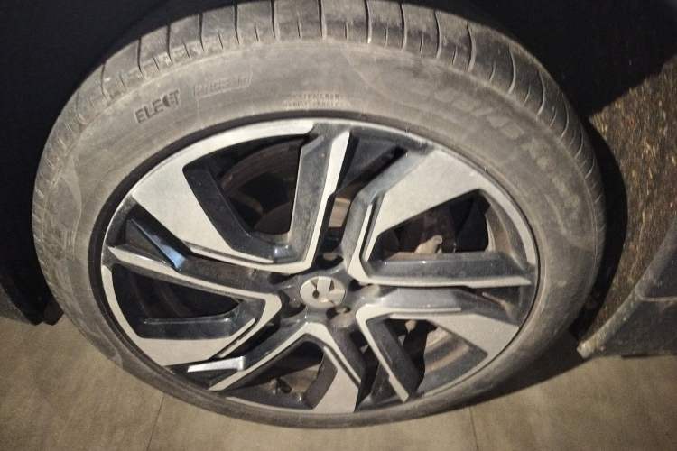 Used Nio ES6 2019 420 km Sport Version Left Front Wheel Hub