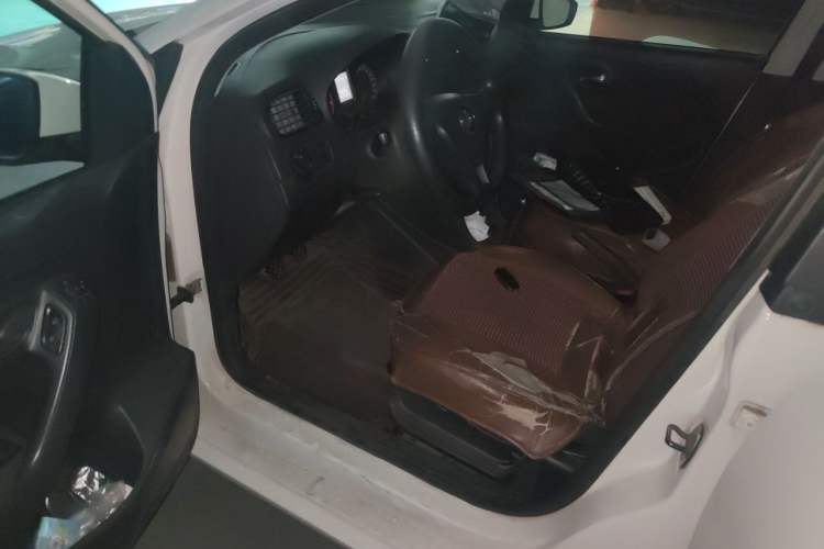 Used Volkswagen Polo 2016 1.4L Manual Fashion Model