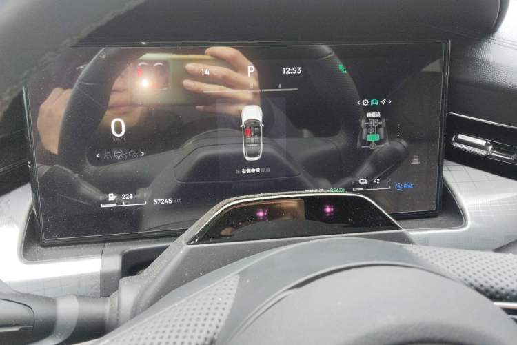 Used Lynk & Co 09 EM-P 2023 2.0TD EM-P Long-Range Version PM 7-Seater
