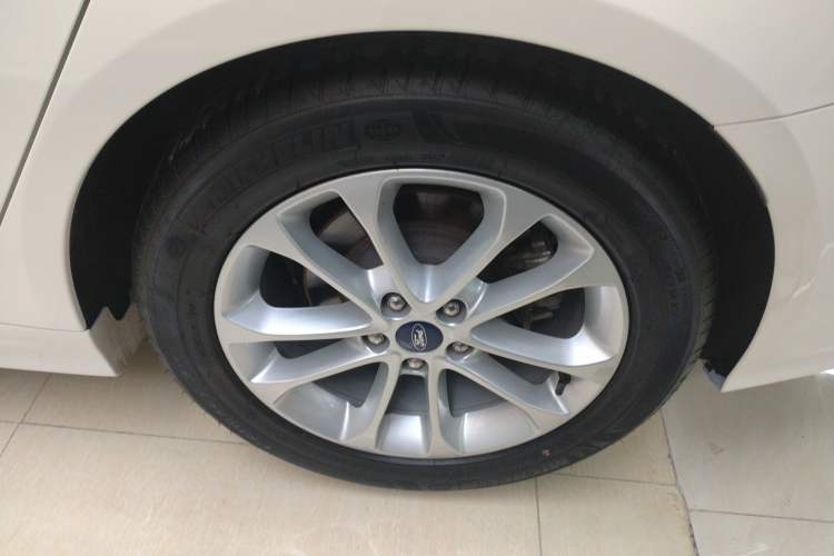 Used Ford Mondeo 2020 EcoBoost 180 Stylish Model Right Rear Wheel Hub