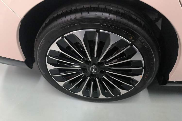 Used Nissan N7 2025 510 Pro Exterior 8