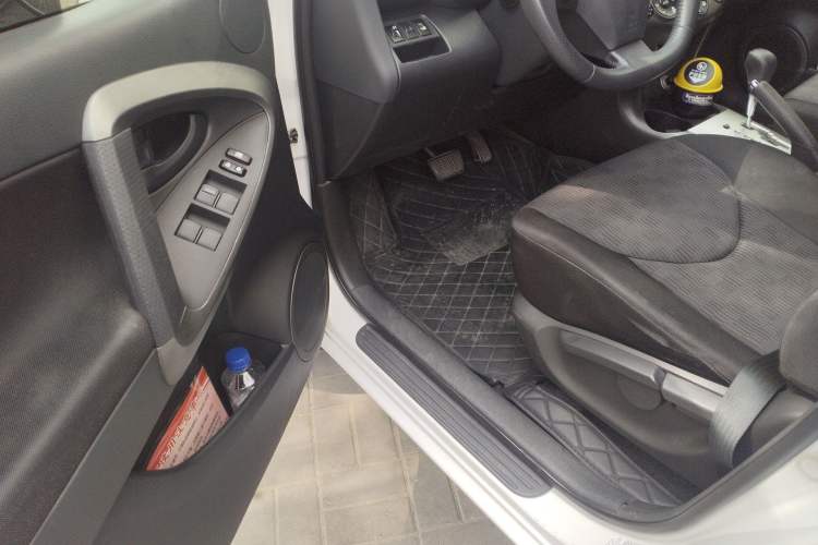 Used Toyota RAV4 2013 Special Edition 2.0L Automatic Classic