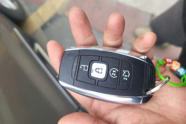 Used Lincoln MKC 2017 2.0T Two-Wheel-Drive Luxury Edition Vehicle Key