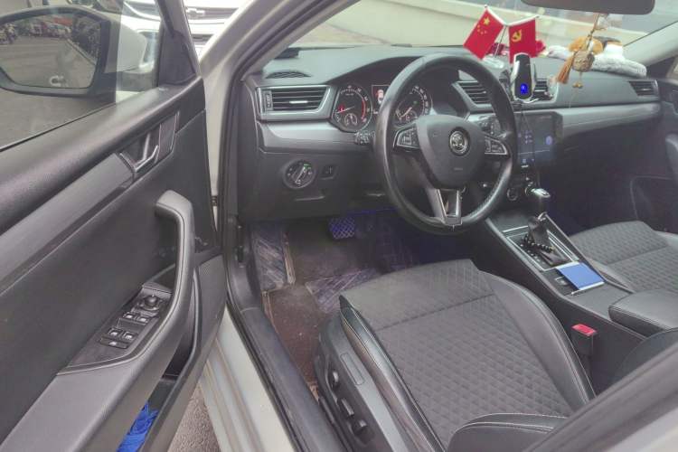 Used Skoda Superb 2016 TSI280 DSG Innovation Edition Driver Seat