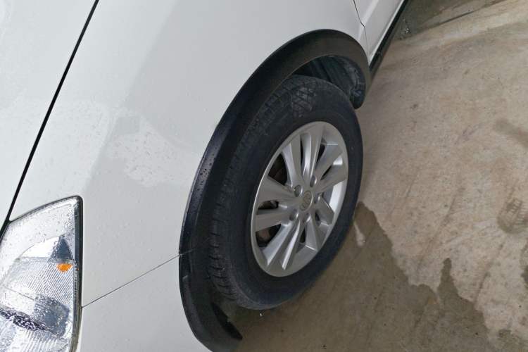 Used Suzuki SX4 2013 1.6L Automatic CoolRide Model Left Front Wheel Hub