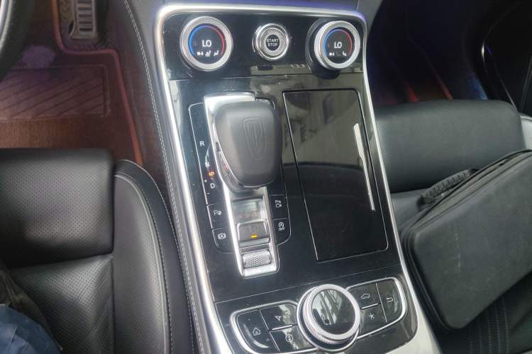 Used Hongqi H9 2020 2.0T Smart Connect Flagship Edition Gear Lever