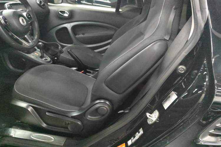 Used smart fortwo 2018 1.0L 52kW Hardtop Passion Edition China V Standard