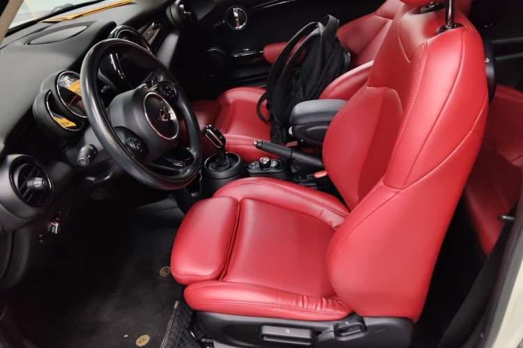 Used MINI MINI 2019 1.5T COOPER Classic Edition
