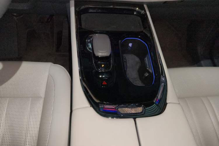 Used Zeekr 009 2022 WE Edition Gear Lever