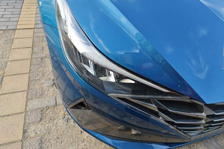 Used Hyundai Elantra 2022 1.5L CVT LUX Prestige Edition Right Front Headlight