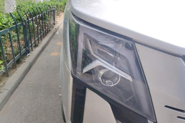 Used Dongfeng Yufeng  Right Front Headlight