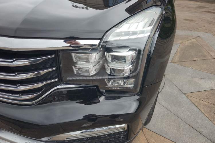 Used GAC Trumpchi GS8 2017 320T Two-Wheel Drive Luxury Smart Connectivity Version (7 Seats) Left Front Headlight