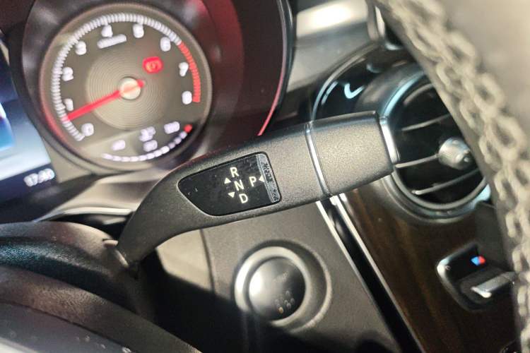 Used Mercedes-Benz GLC 2018 Facelift GLC 260 4MATIC Luxury Edition