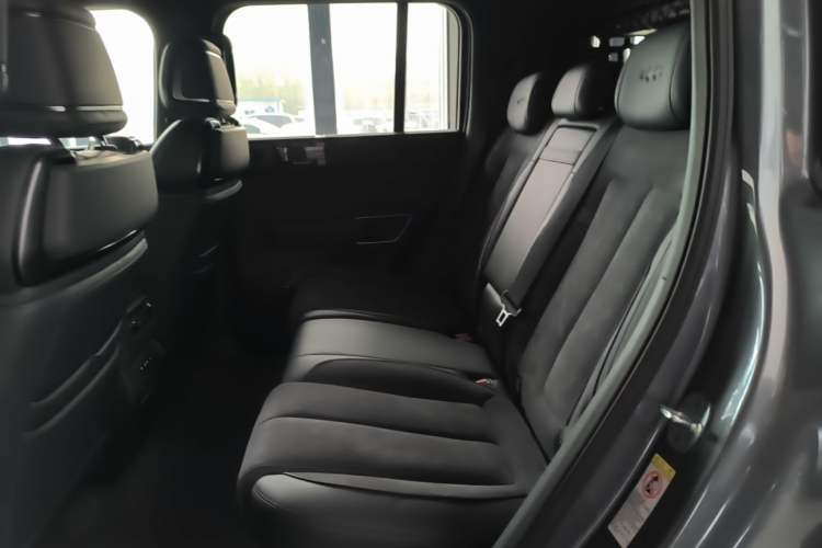 Used Formula Leopard 5 2023 Cloud Ride Flagship Edition Left Rear Seat