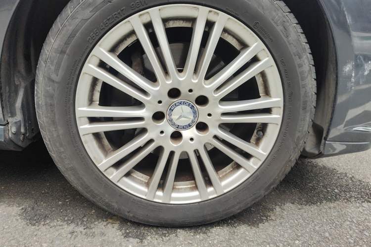 Used Mercedes-Benz E-Class 2010 E 260 L CGI Elegant Model Right Front Wheel Hub