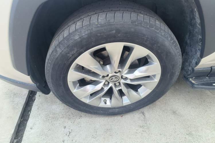 Used Toyota Wildlander 2020 2.0L CVT 4x4 Luxury Edition Left Front Wheel Hub